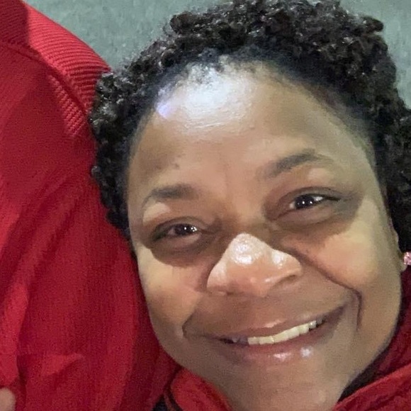 Meet your Posher, Stephanie - Picture 1 of 1